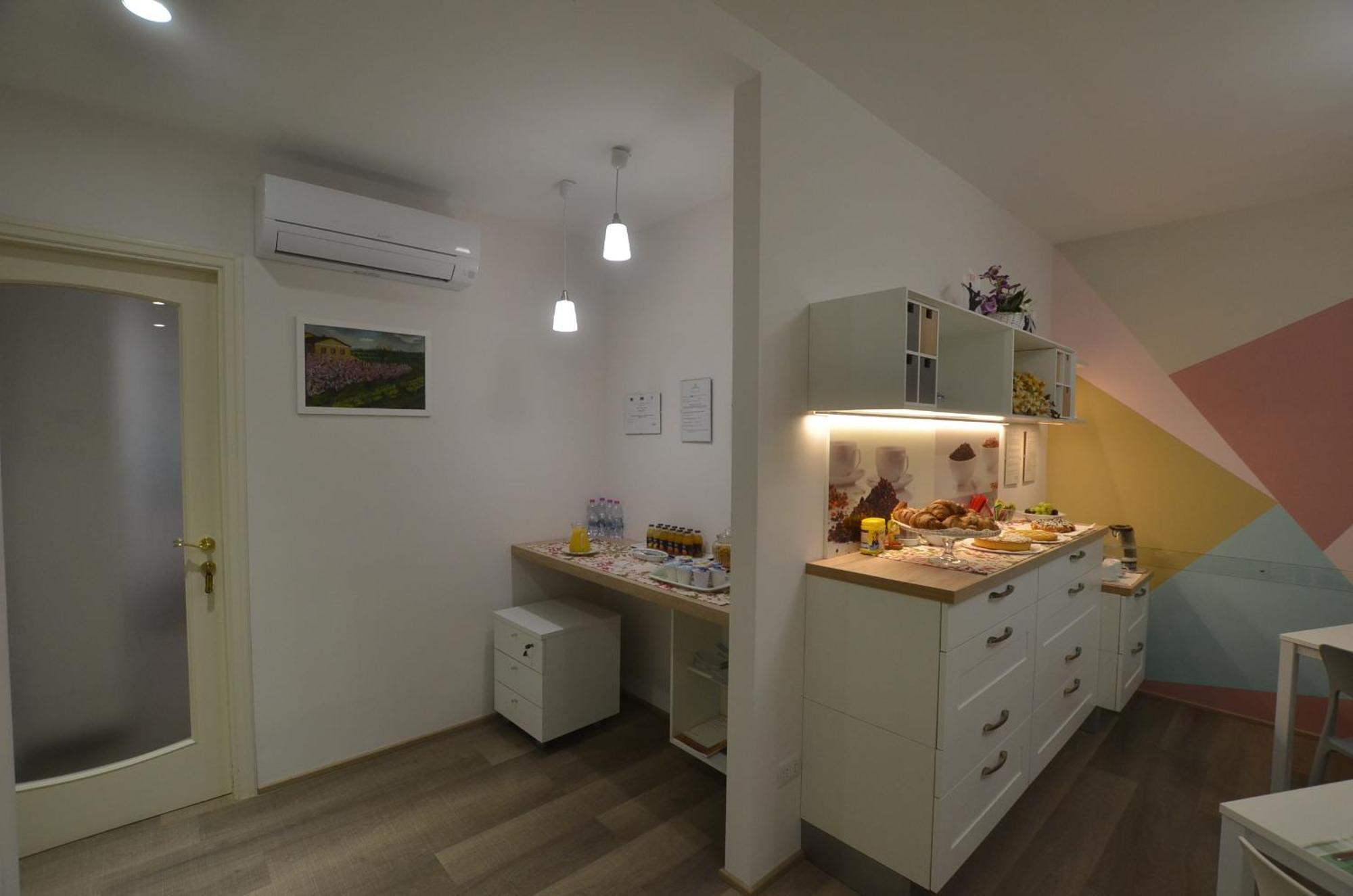 La Coccinella Bed & Breakfast Йези Екстериор снимка