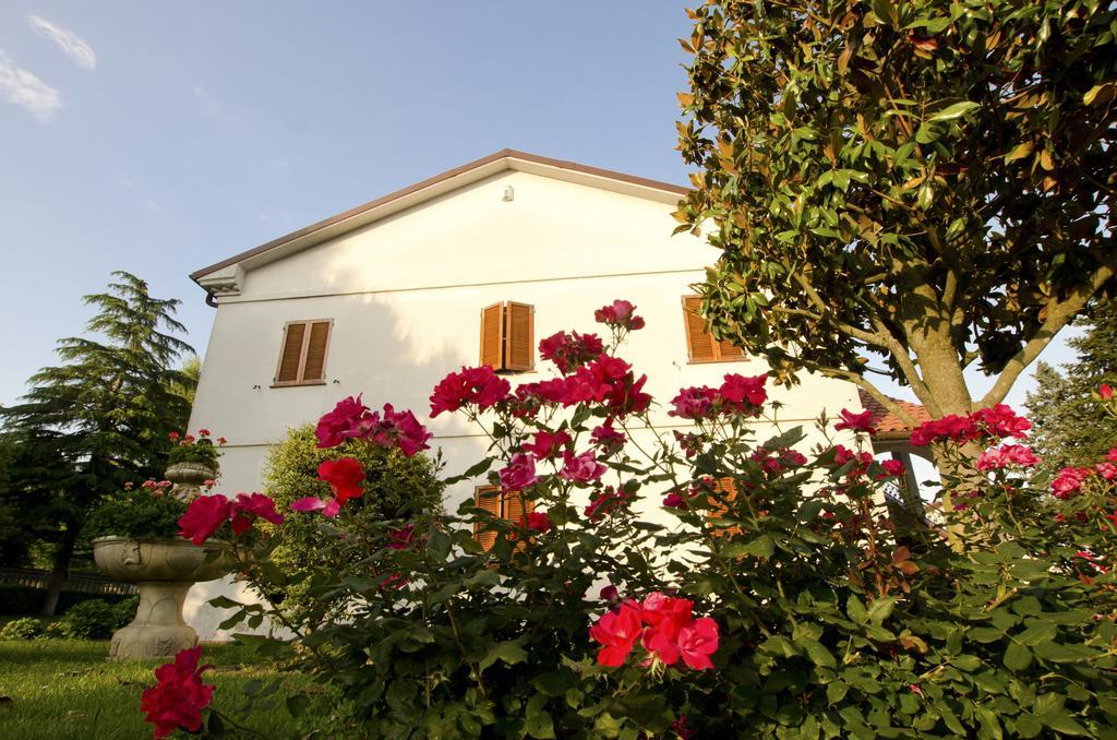 La Coccinella Bed & Breakfast Йези Екстериор снимка