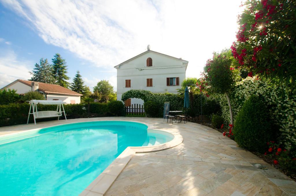 La Coccinella Bed & Breakfast Йези Екстериор снимка