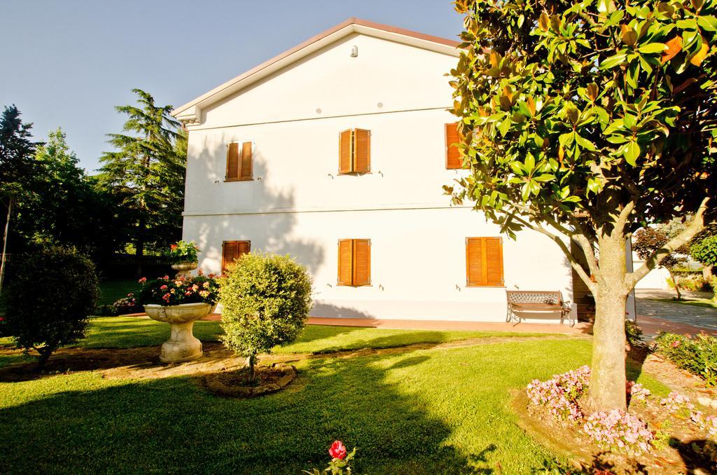 La Coccinella Bed & Breakfast Йези Екстериор снимка