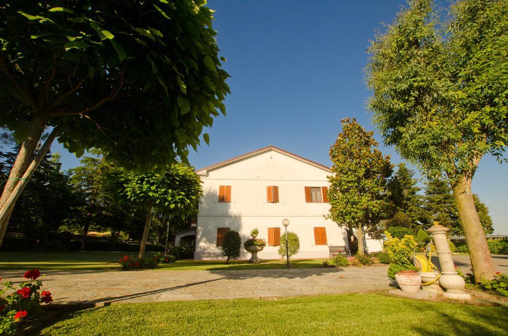 La Coccinella Bed & Breakfast Йези Екстериор снимка