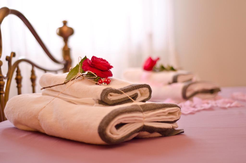 La Coccinella Bed & Breakfast Йези Екстериор снимка