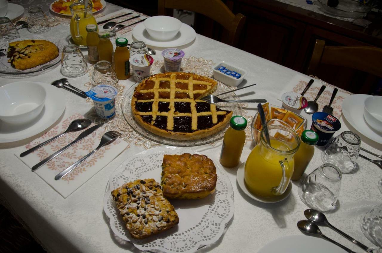 La Coccinella Bed & Breakfast Йези Екстериор снимка